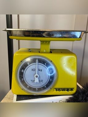 Stube Vtg Kitchen Scale 10 Kg Yellow Metal w/ Removable Tray West Germany MCM